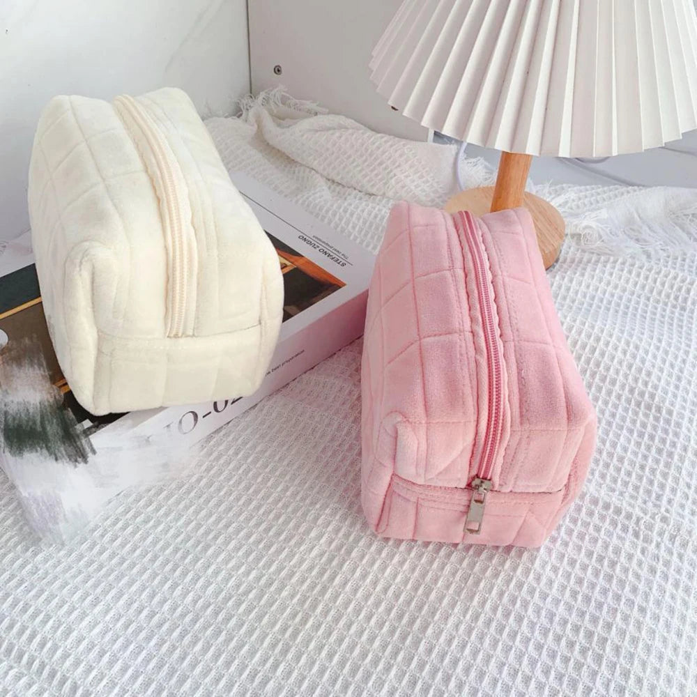 Cute Plush Makeup Bag for Women Portable Wear