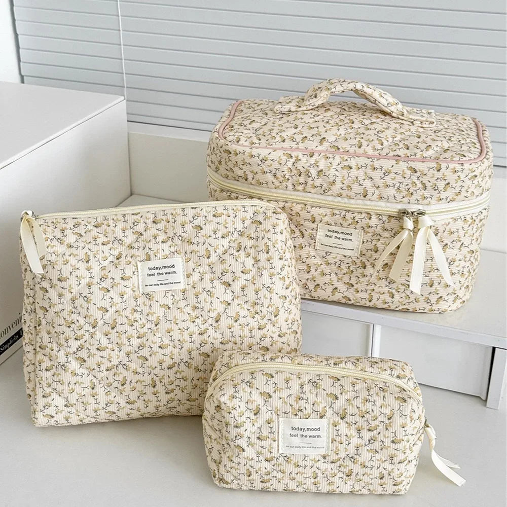 1PC Pink Strawberry Women Cosmetic Quilted Bag in a floral design, ideal for cosmetic storage by Airfriend.