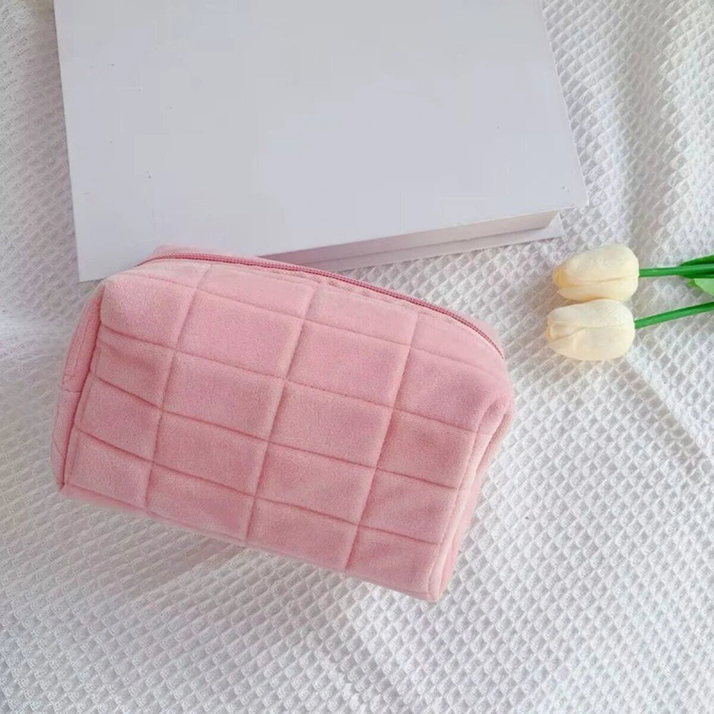  Cute Plush Makeup Bag for Women Portable Wear