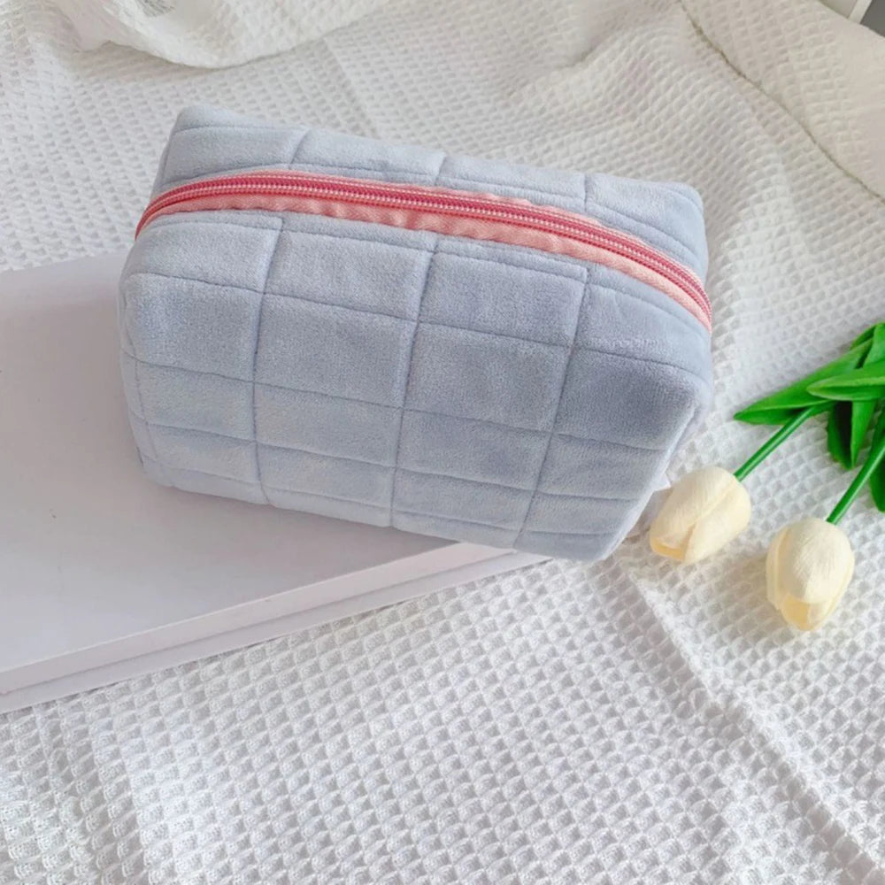  Cute Plush Makeup Bag for Women Portable Wear