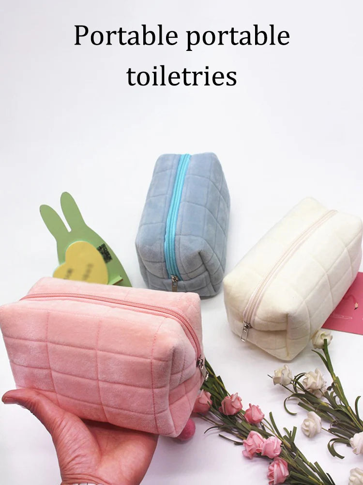  Cute Plush Makeup Bag for Women Portable Wear